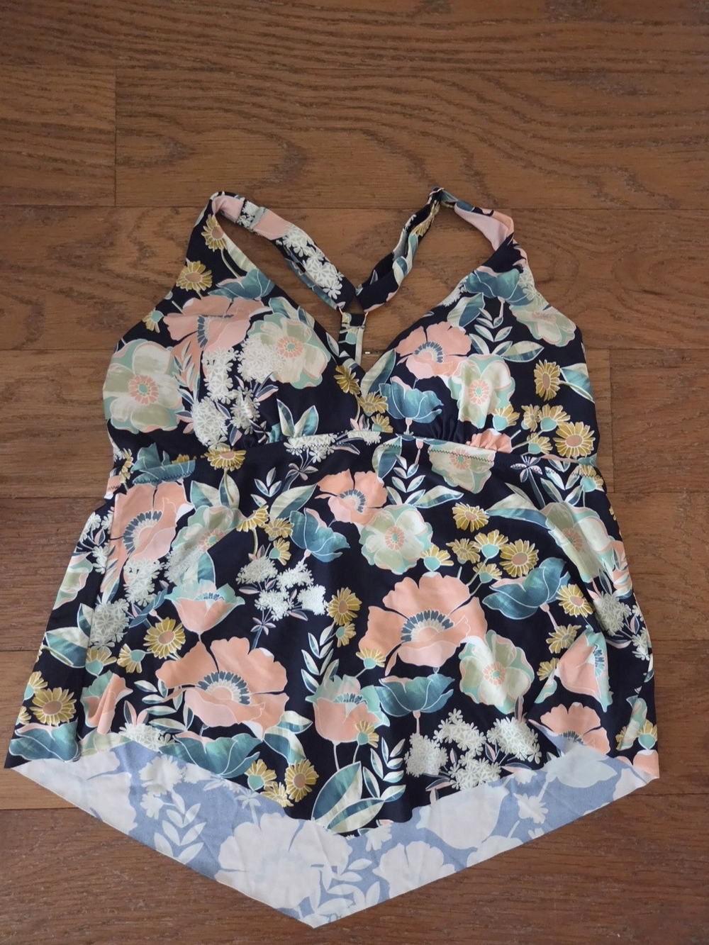 Raisins Floral V-Neck Tankini Top. 16W